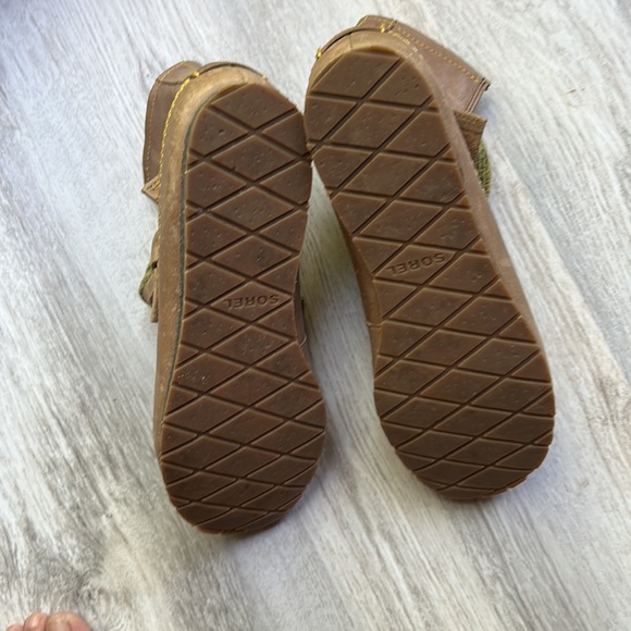 SOLD Sorel slip on ankle boots 🥾 size 9.5 preloved ❤️ - Picture 6 of 8